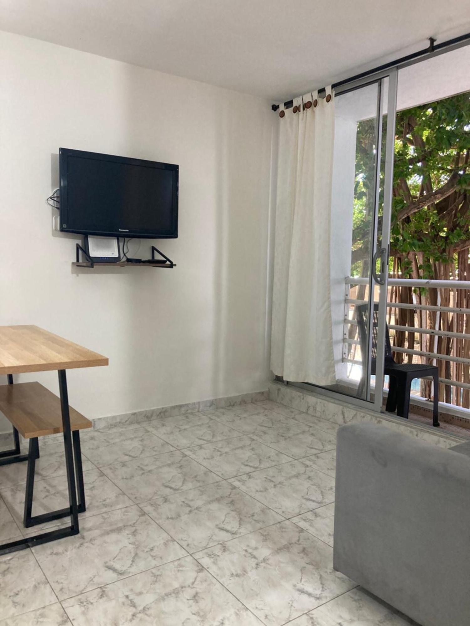 Apartment Seis Personas En *